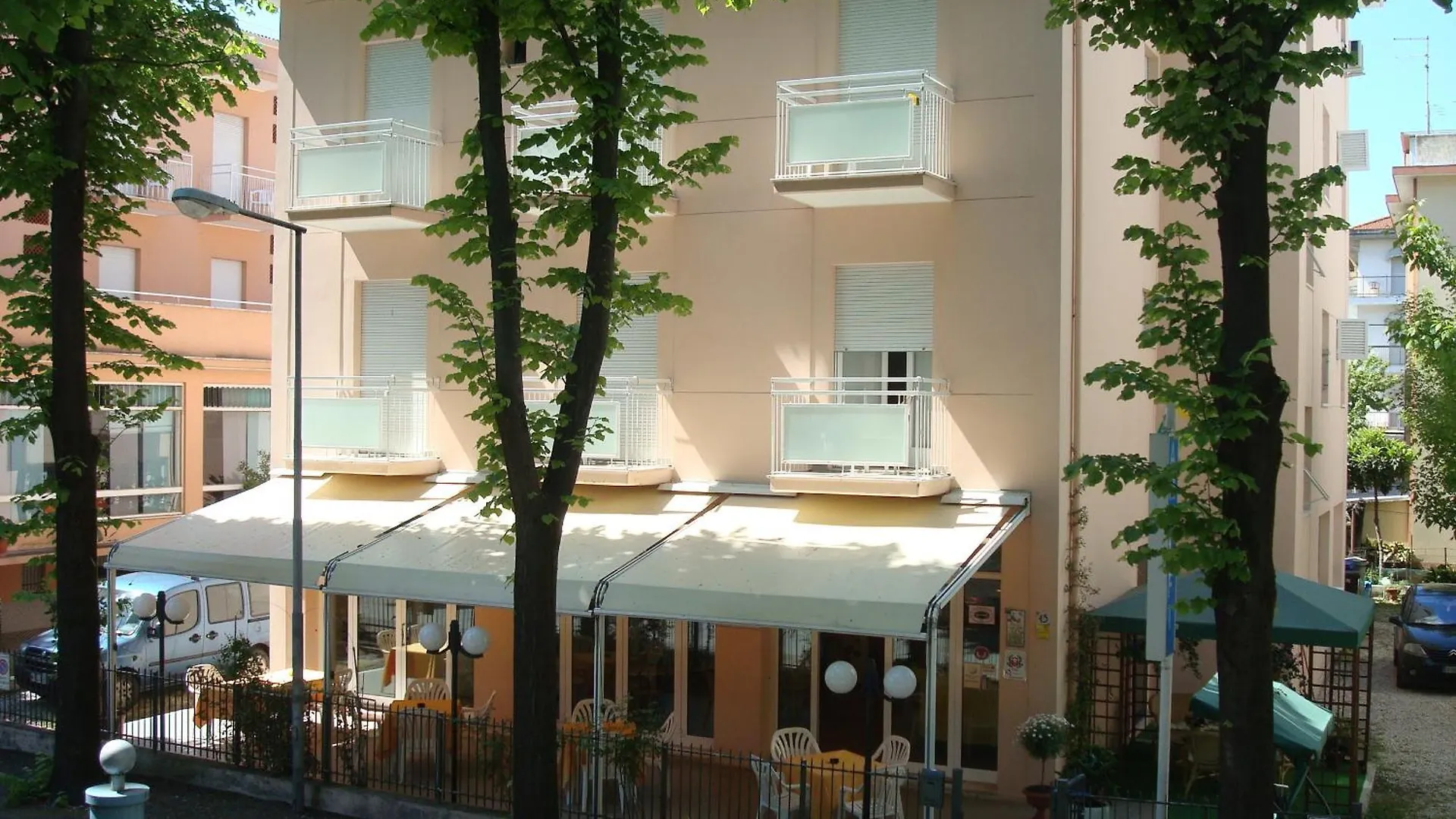Hotel Amalfi Ρίμινι 2*,